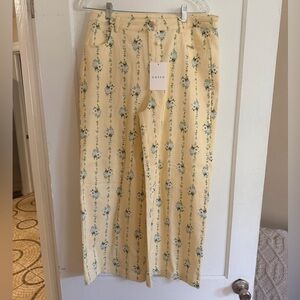 entro Wide Leg Floral Pants in Pale Yellow